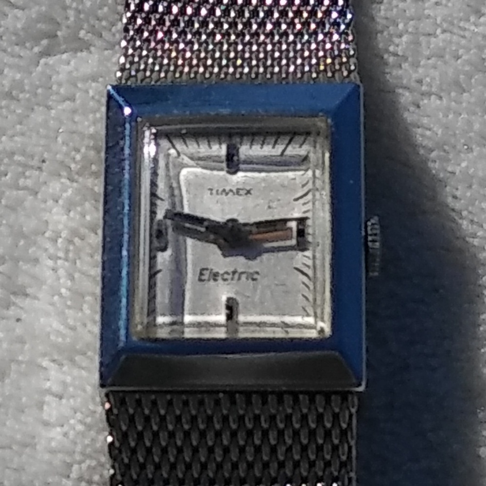 Vintage Timex Base metal bezel mesh band stainless